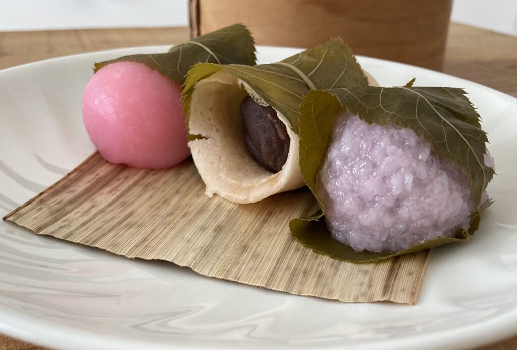 Sakuramochi. Domyoji / Oshima Cherry: The Wild Species of the Izu Islands That Turns Volcanic Wasteland into Fertile Soil